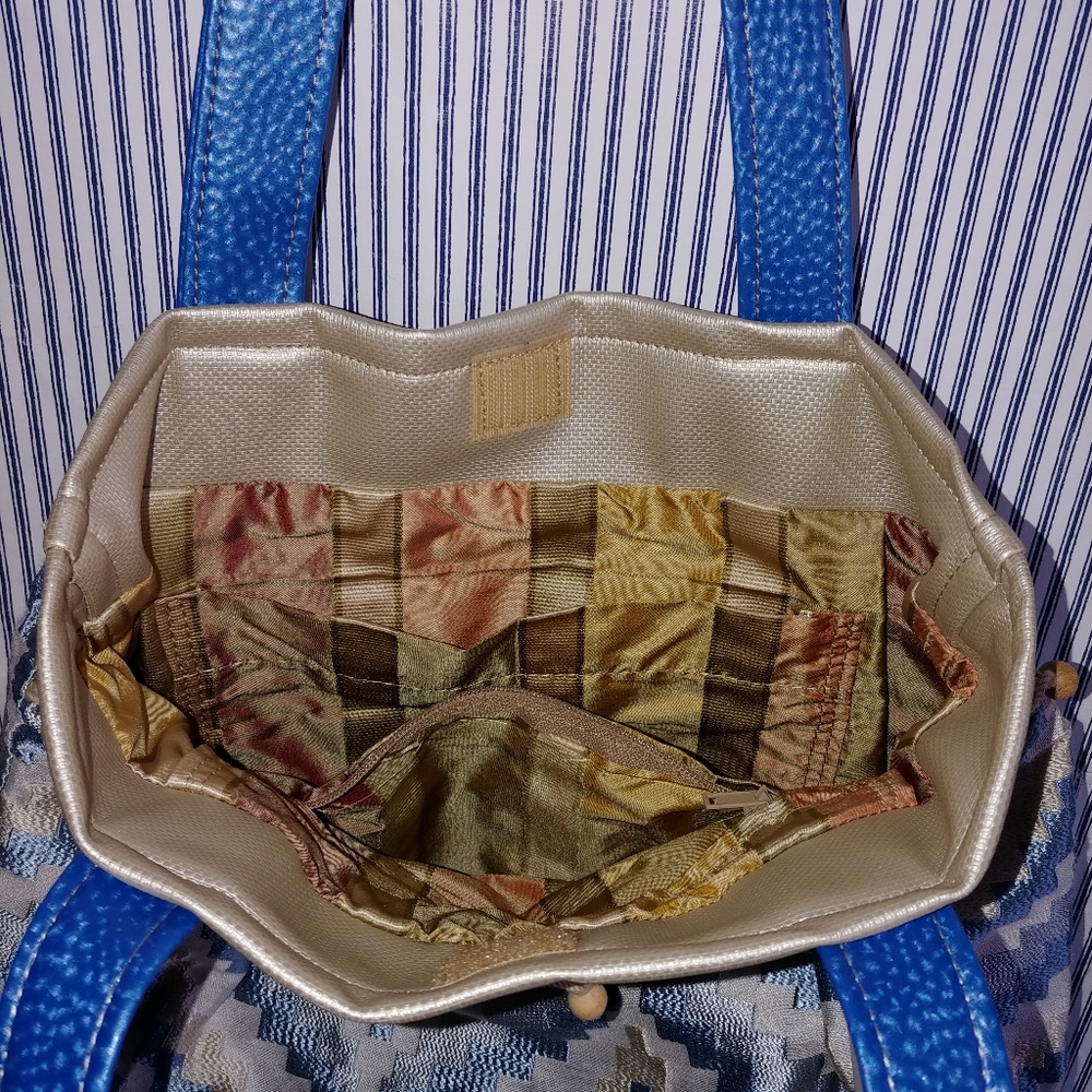 Purse - Picture 2 of 9